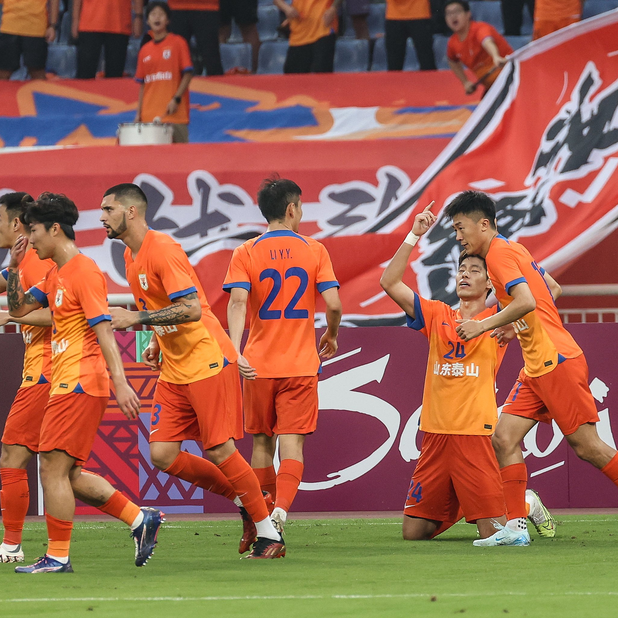 九游体育 -赛地聚焦——意甲今晨热度飙升；阿森纳遗憾出局；压力陡增；身体对抗强度拉满的简单介绍